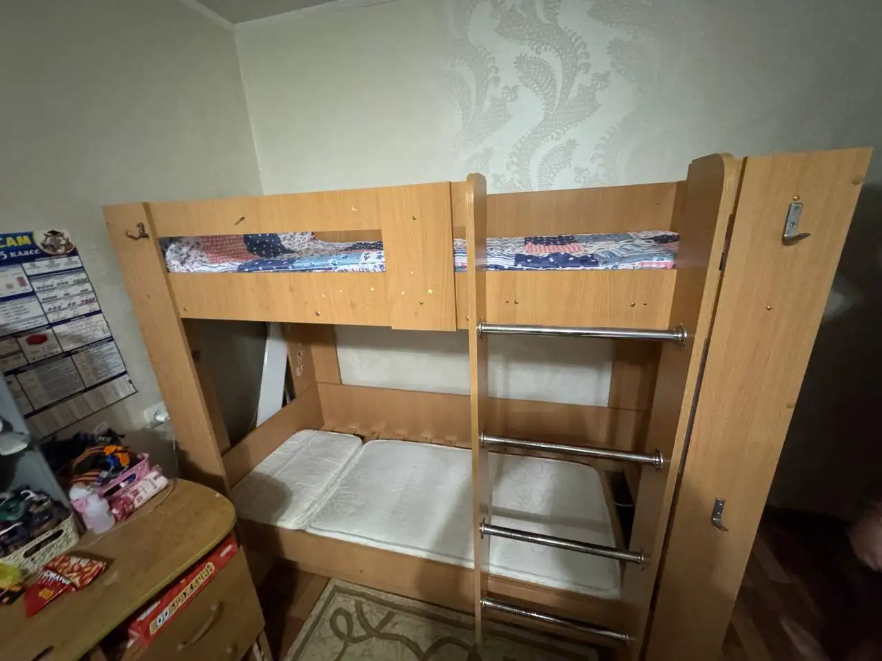 Продам кровать с матрасами - Мебель (Для дома и дачи) в Южно-Сахалинск