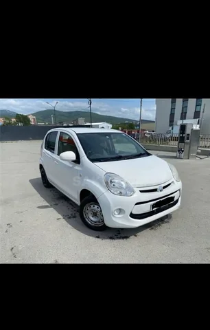 Сдается в аренду Toyota Passo 2014 - Шины в Южно-Сахалинск