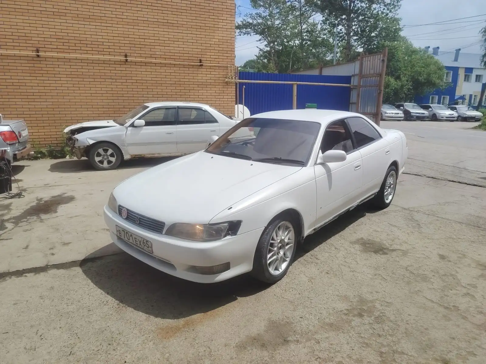 Toyota Mark II задний привод 2 литра - Легковые автомобили (Авто) в Южно-Сахалинск
