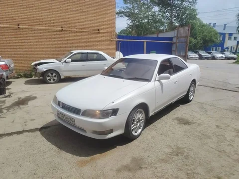 Toyota Mark II задний привод 2 литра - Шины в Южно-Сахалинск