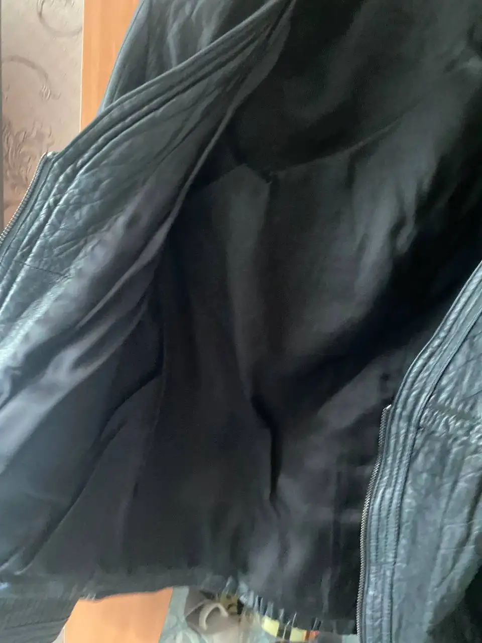 Продам кожанку, настоящая кожа - Верхняя одежда (Одежда) в Южно-Сахалинск