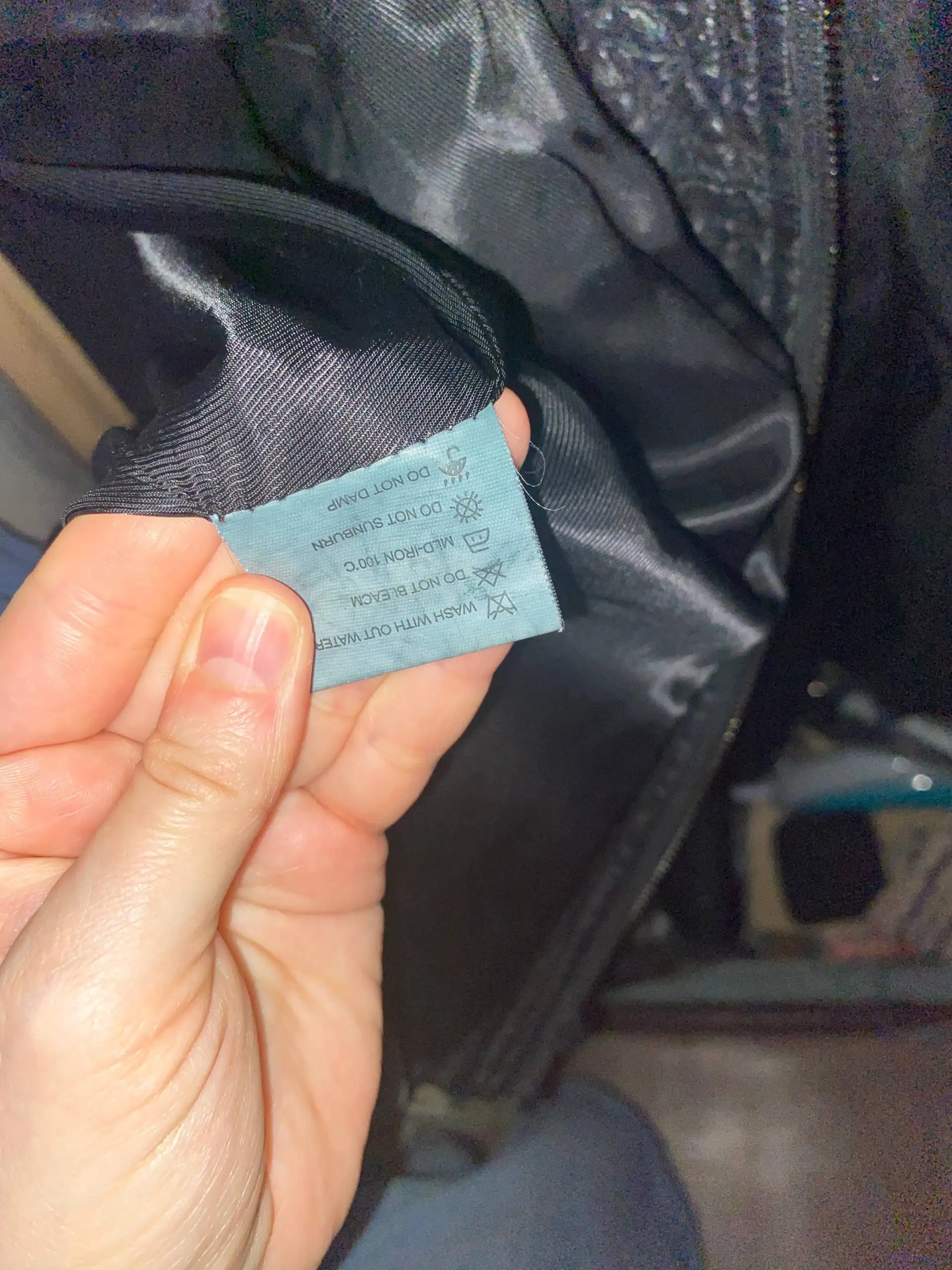 Продам кожанку, настоящая кожа - Верхняя одежда (Одежда) в Южно-Сахалинск