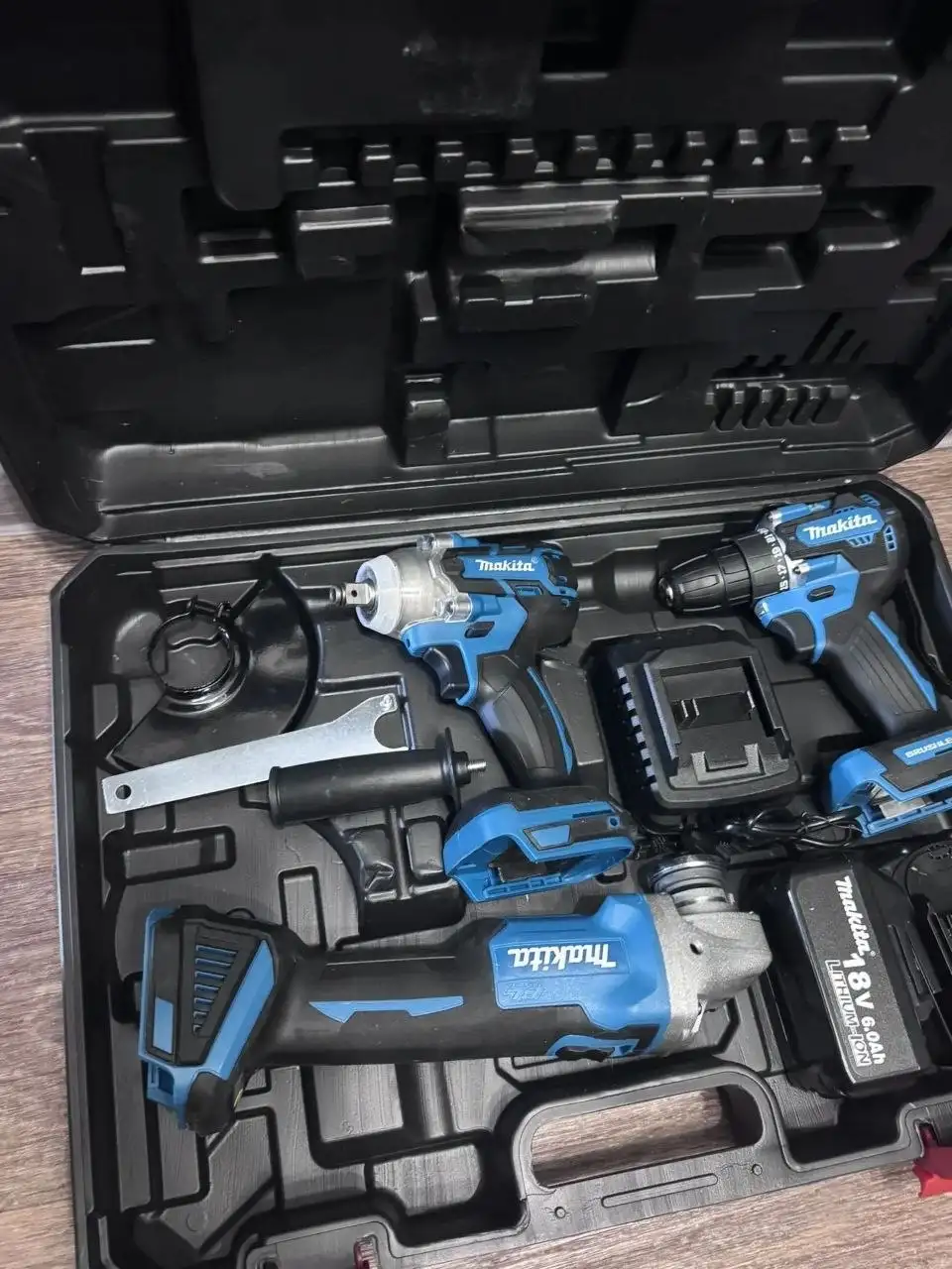 Набор 3 в 1 Makita: шуруповёрт, гайковёрт, УШМ - Электроинструменты (Электроника) в Южно-Сахалинск