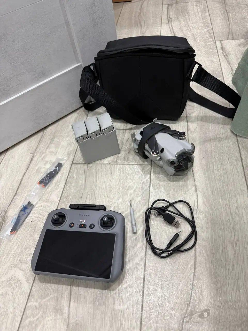 Продажа DJI Mini 4 Pro (битый и запчасти) - Квадрокоптеры (Электроника) в Южно-Сахалинск