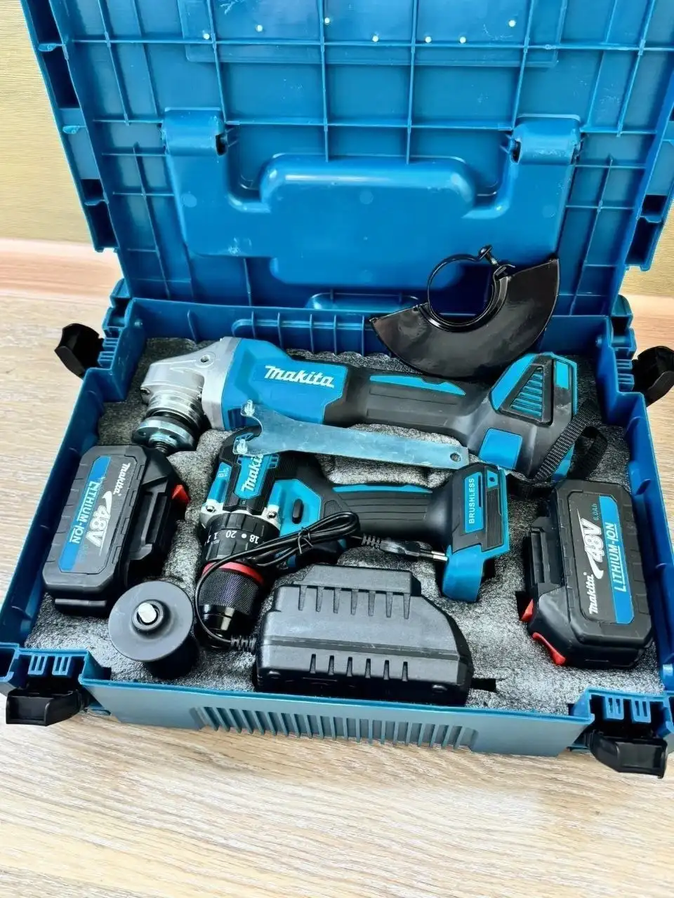 Набор 2 в 1: Шуруповерт и Болгарка Makita, новый - Инструменты в Южно-Сахалинск