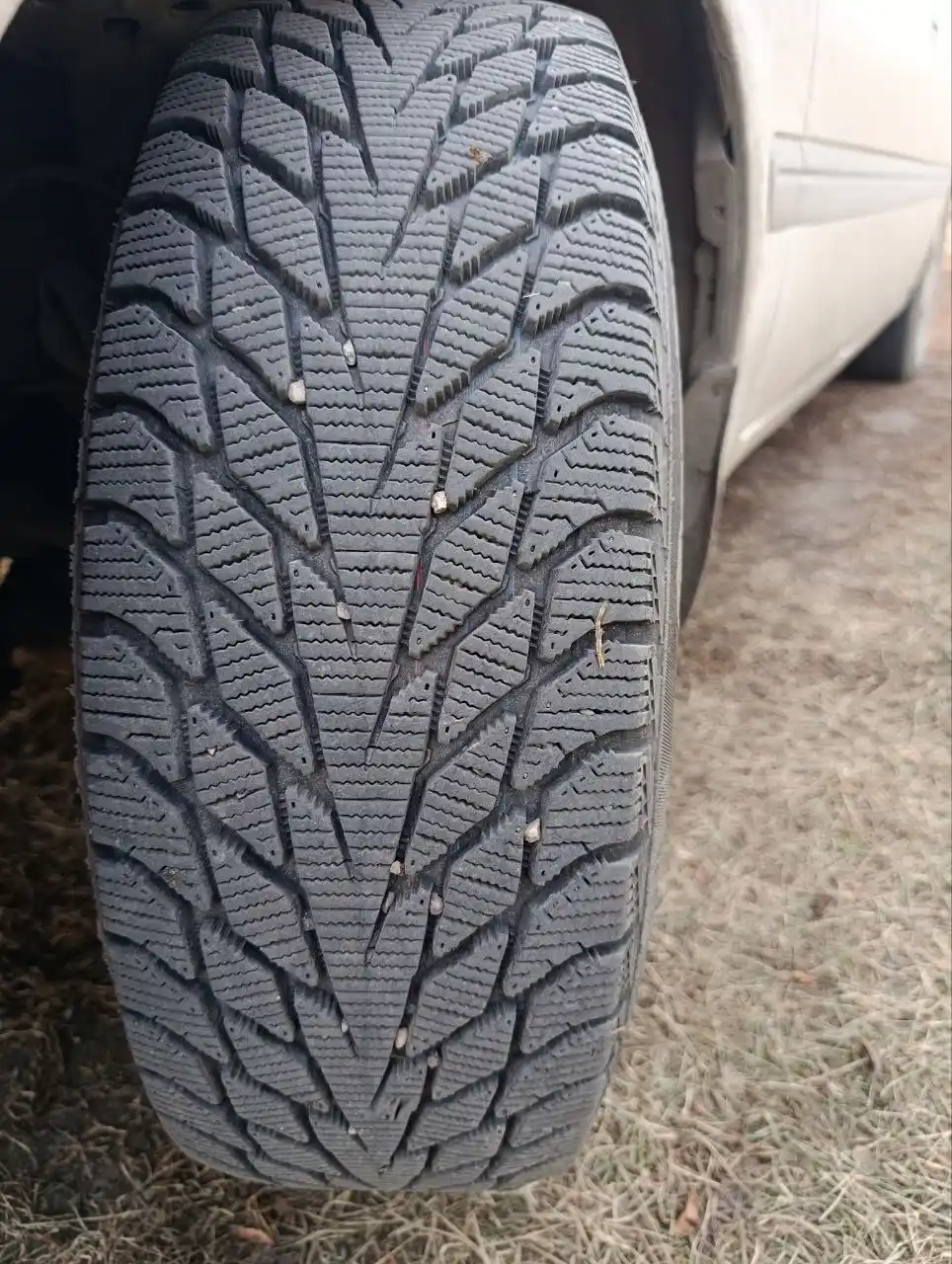 Продам зимнюю резину на литых дисках