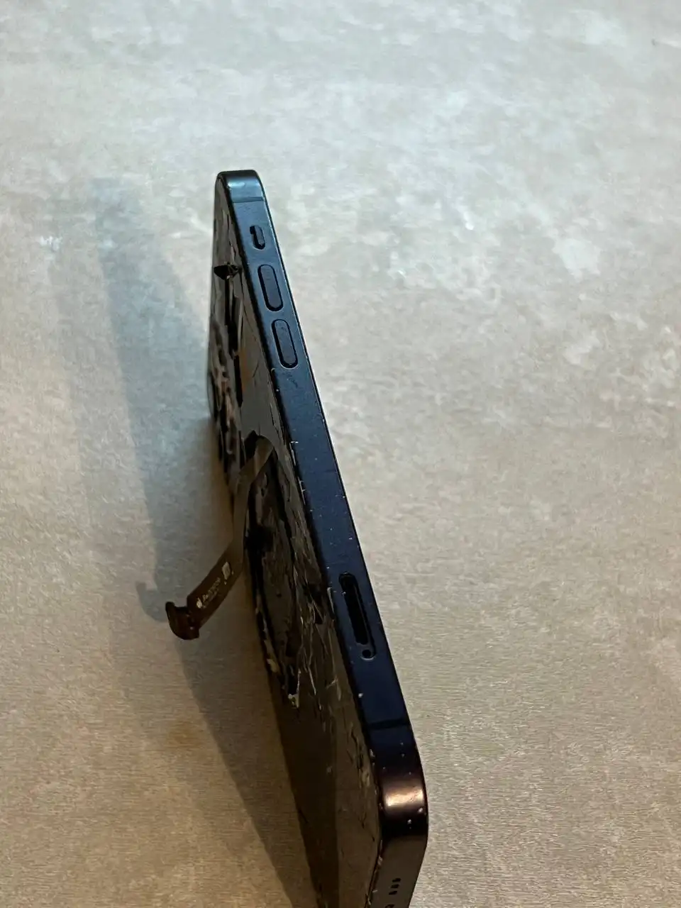 Продам iPhone 12 64