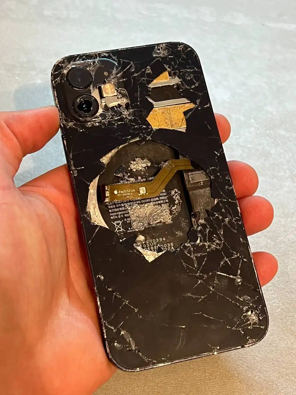 Продам iPhone 12 64