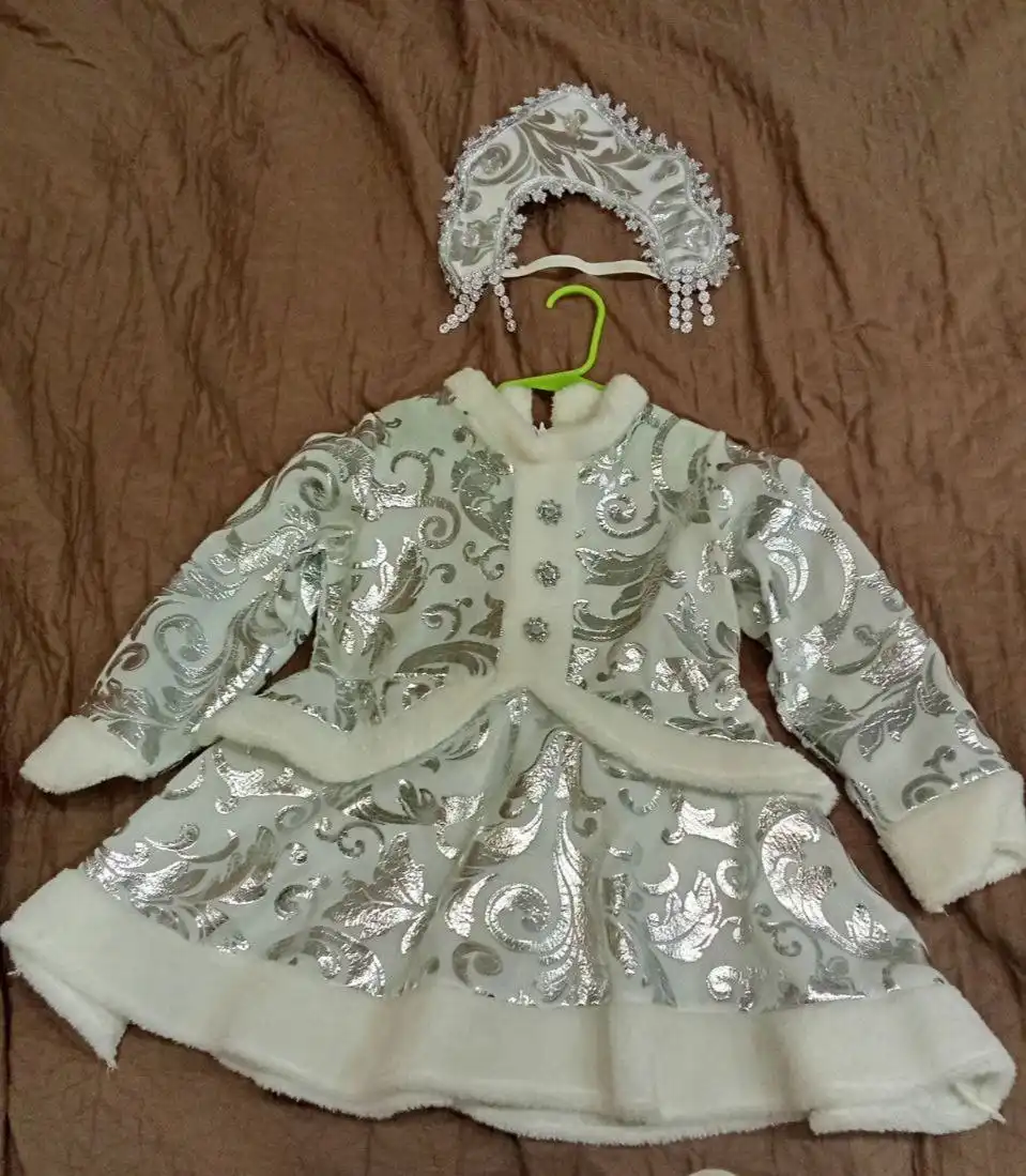 Продам костюм снегурочки