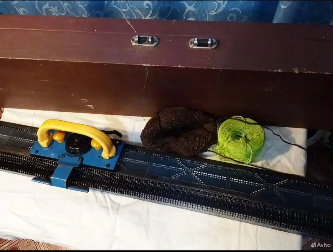 Продам вязальную машину Северянка