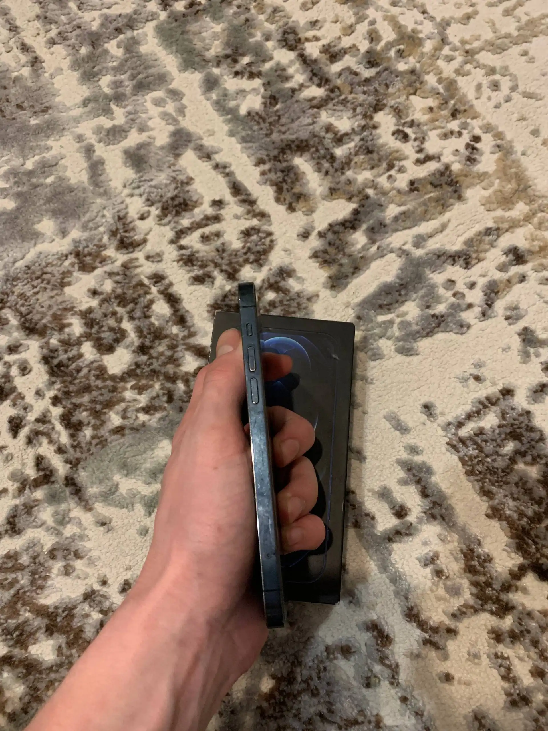 Продам iPhone 12 Pro 128 ГБ