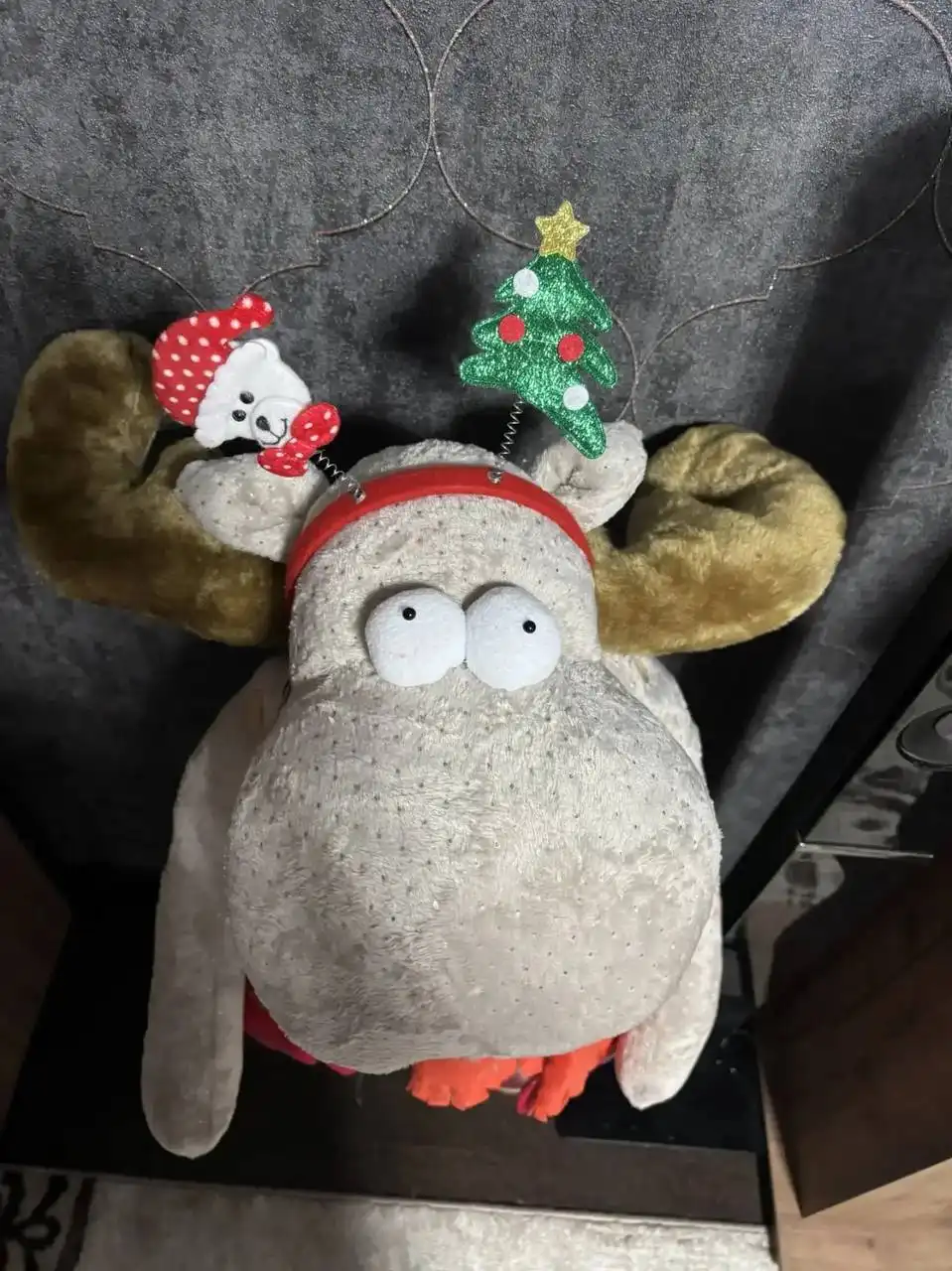 Новогодний олень высотой 1 метр