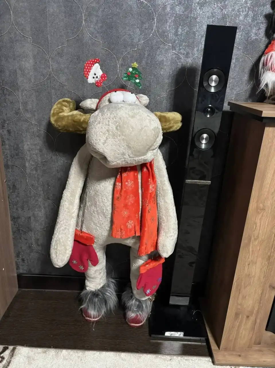 Новогодний олень высотой 1 метр