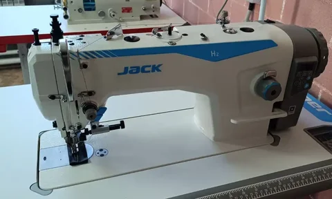 Продам прямострочку перетоп Jack H2-CZ12 с полным комплектом - частное объявление в Минусинск