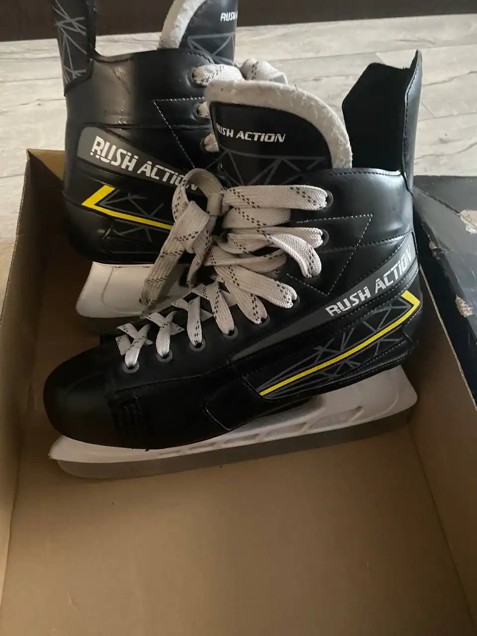 Коньки 45 размера в хорошем состоянии