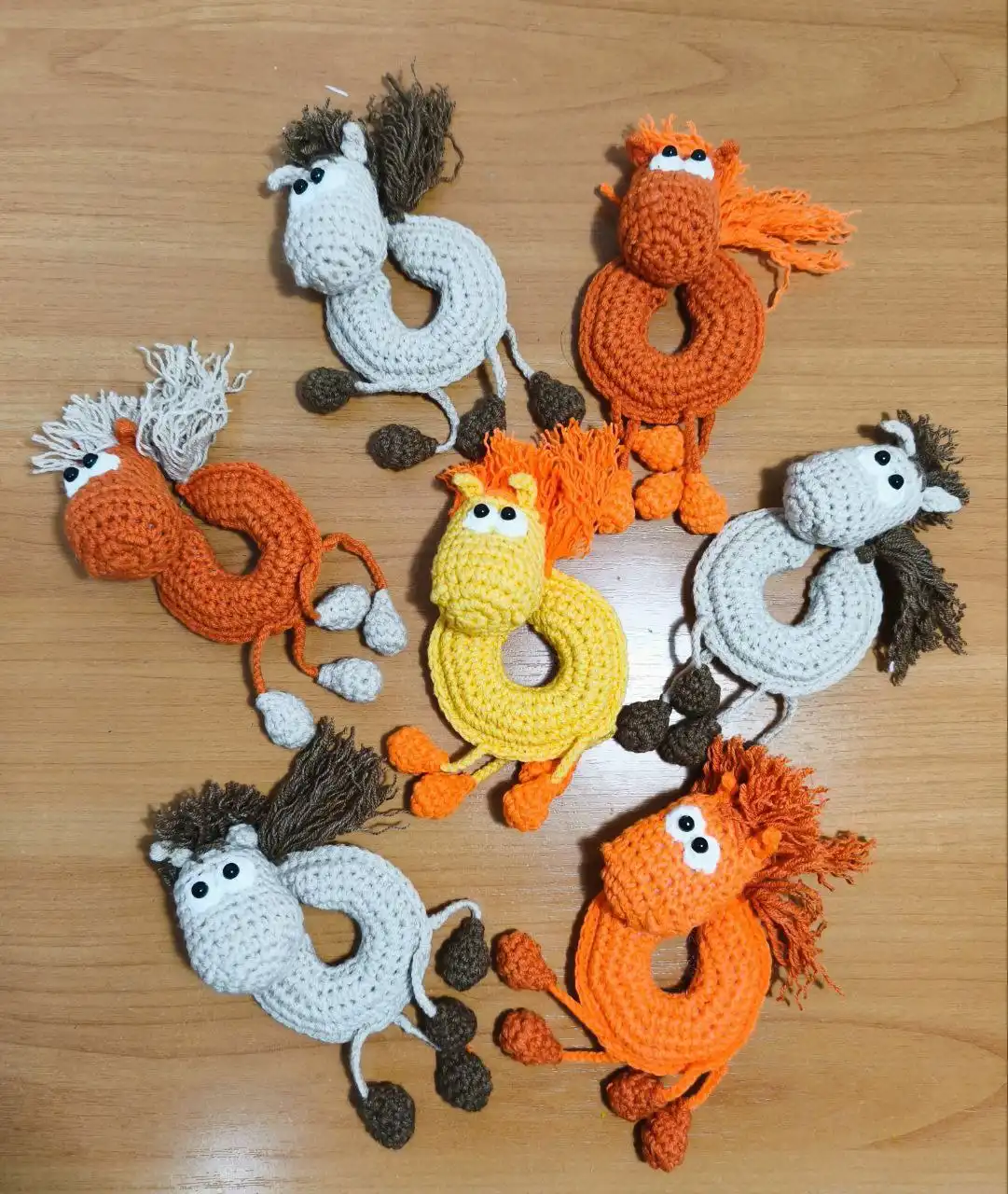 Магниты с символом нового года и подковой ручной работы