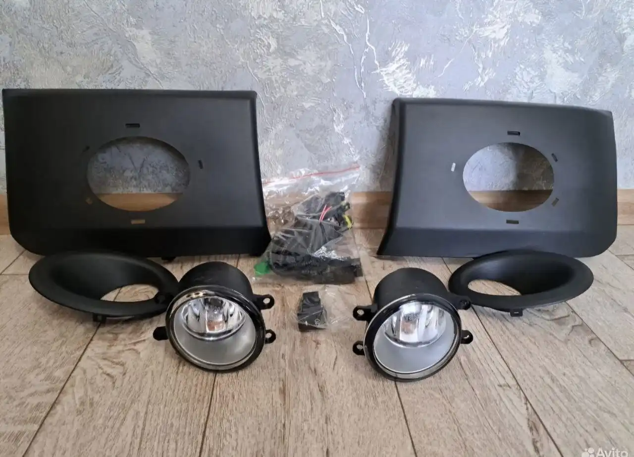 Фары противотуманные новые Toyota Probox/Succeed 2014+