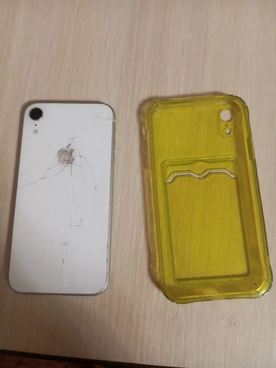 Продам телефон айфон хр