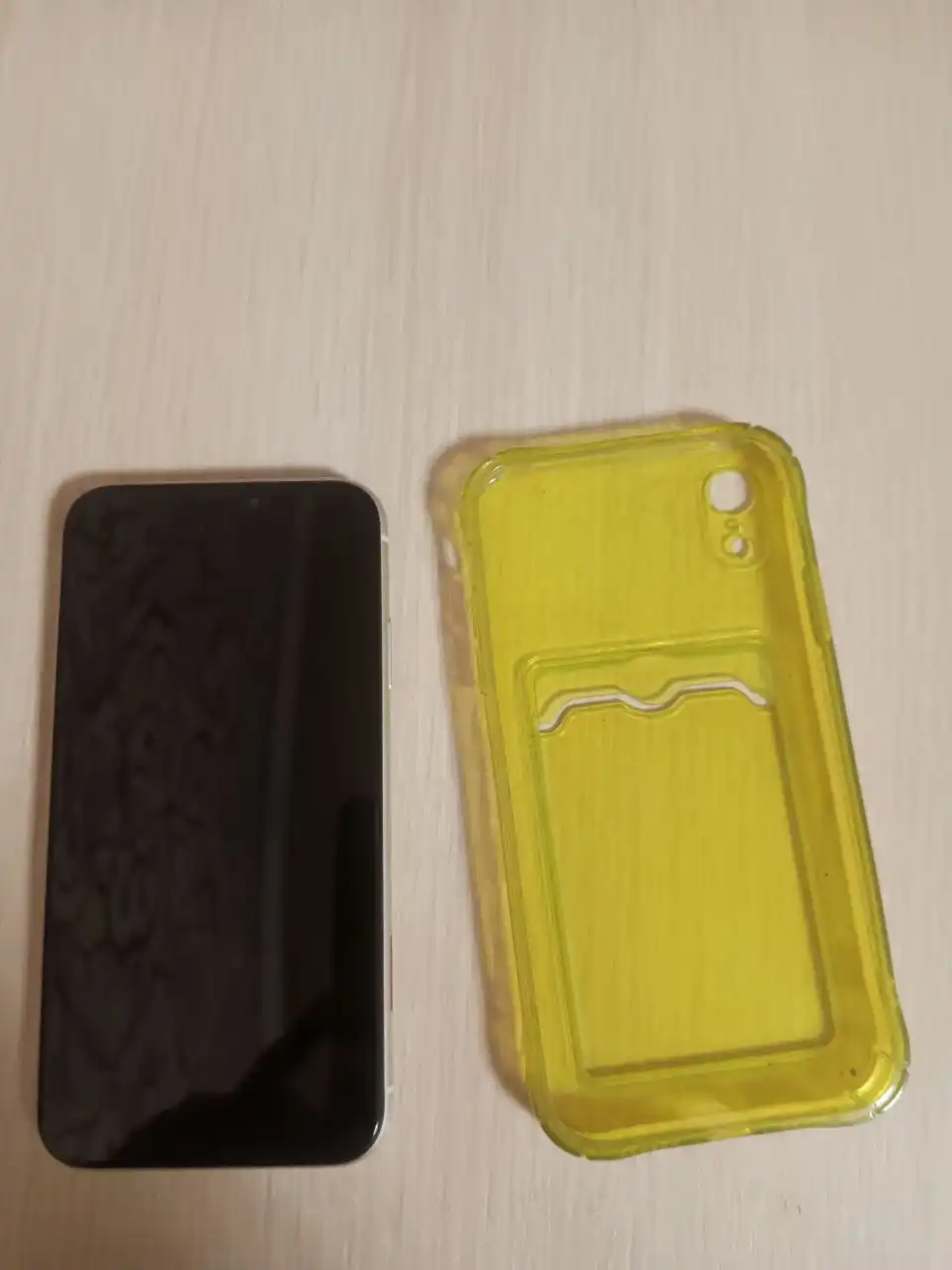 Продам телефон айфон хр