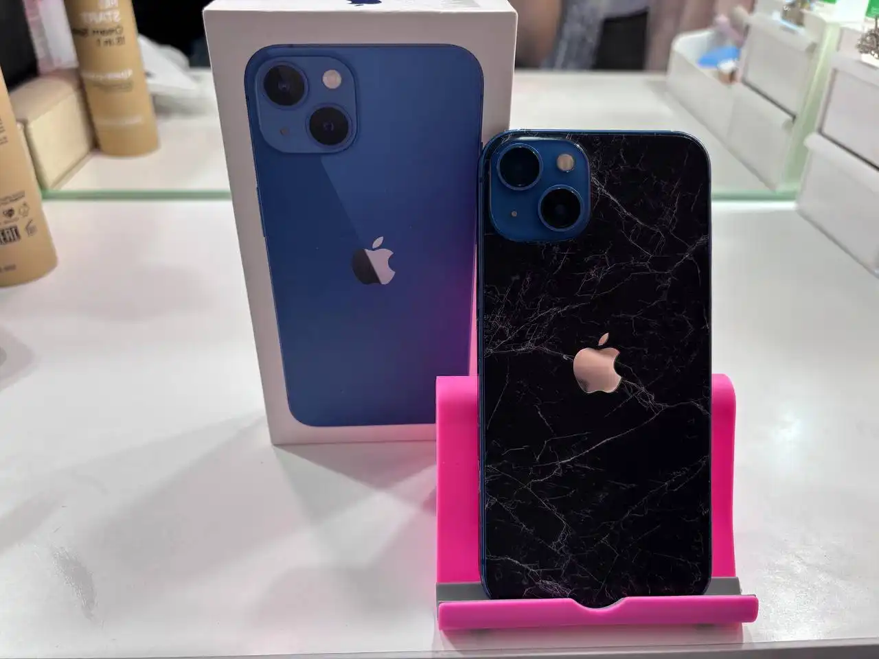 Продам iPhone 13 128 ГБ