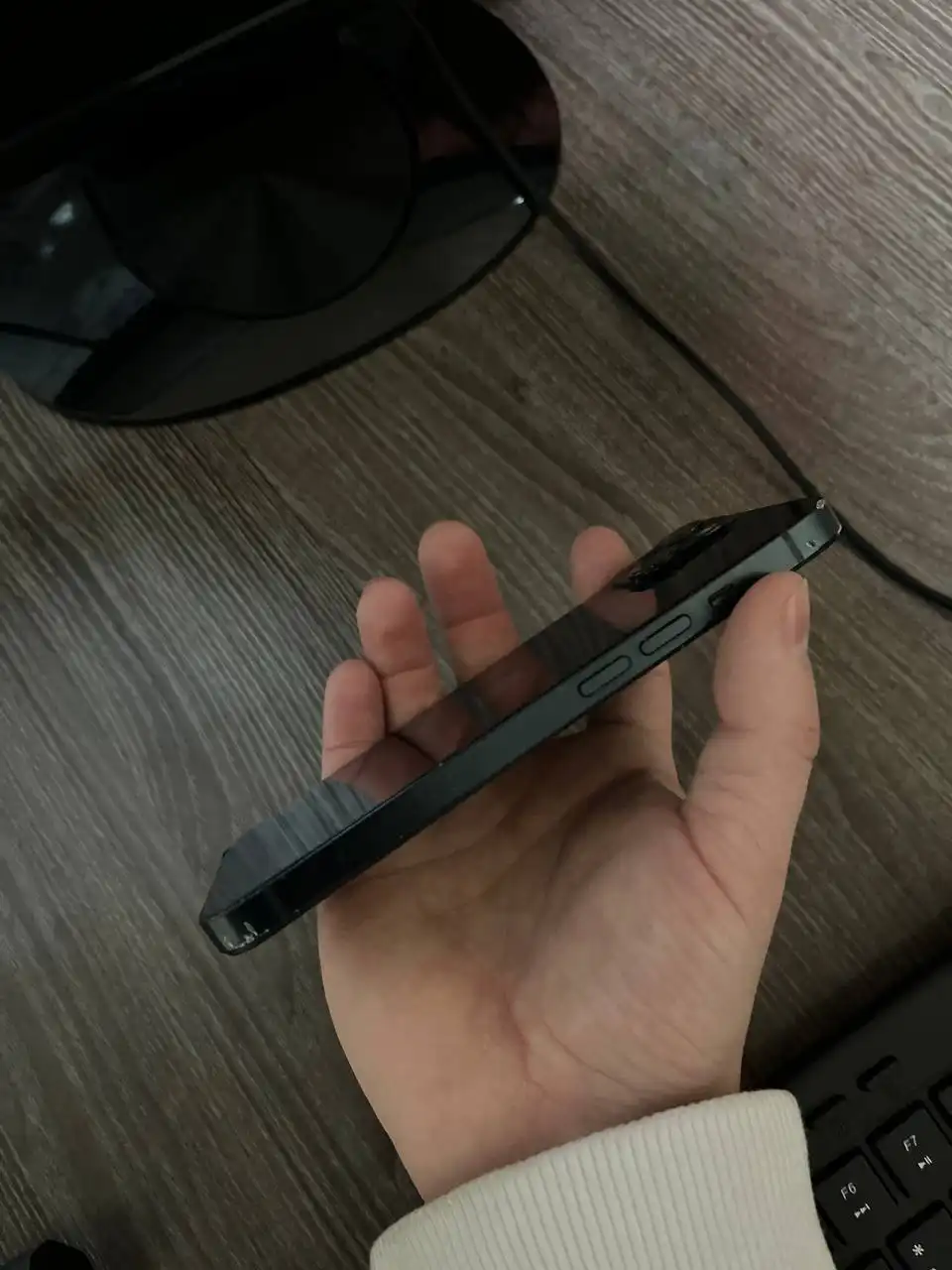 Продажа iPhone 13 128 ГБ с замененным экраном