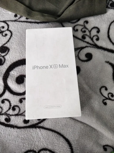 Продам iPhone XS Max с порванным шлейфом и заменой АКБ - Смартфоны в Минусинск