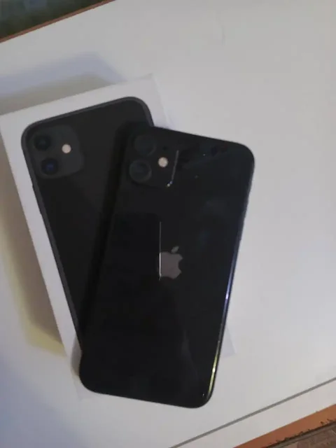 Продажа или обмен iPhone 11 - Смартфоны в Минусинск