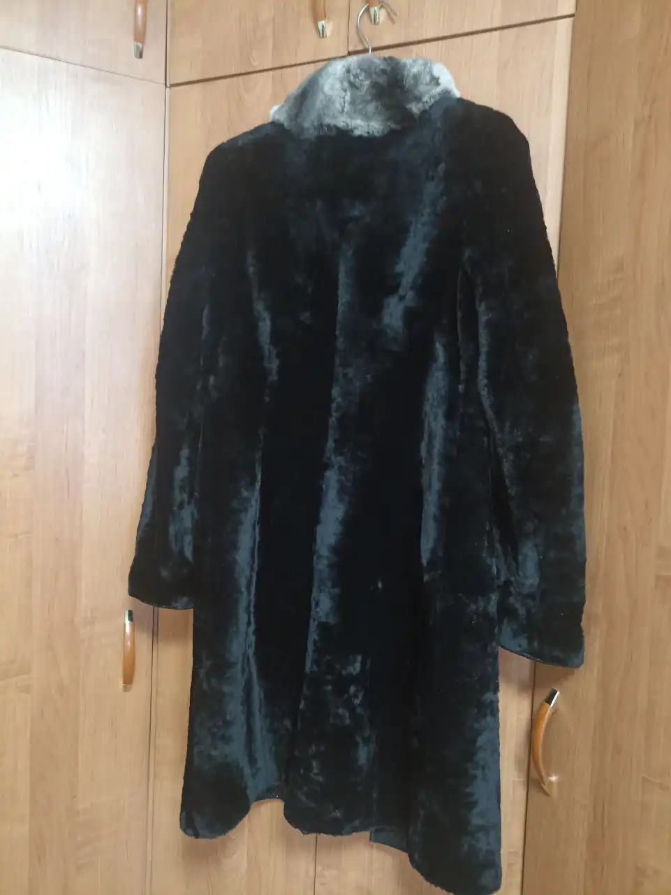 Зимнее пальто с подогревом и шуба мутон - Верхняя одежда (Одежда) в Минусинск