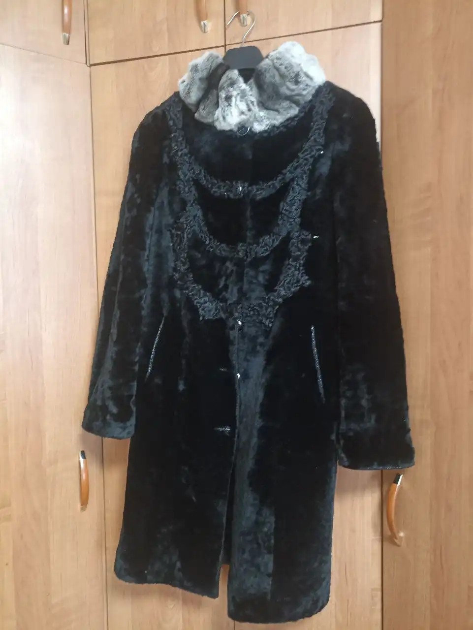 Зимнее пальто с подогревом и шуба мутон - Верхняя одежда (Одежда) в Минусинск