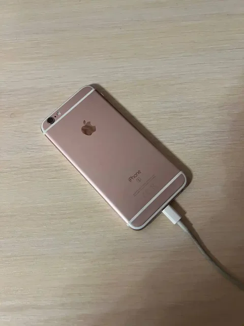 Продажа Айфонов 7 и 6 - Смартфоны в Абакан