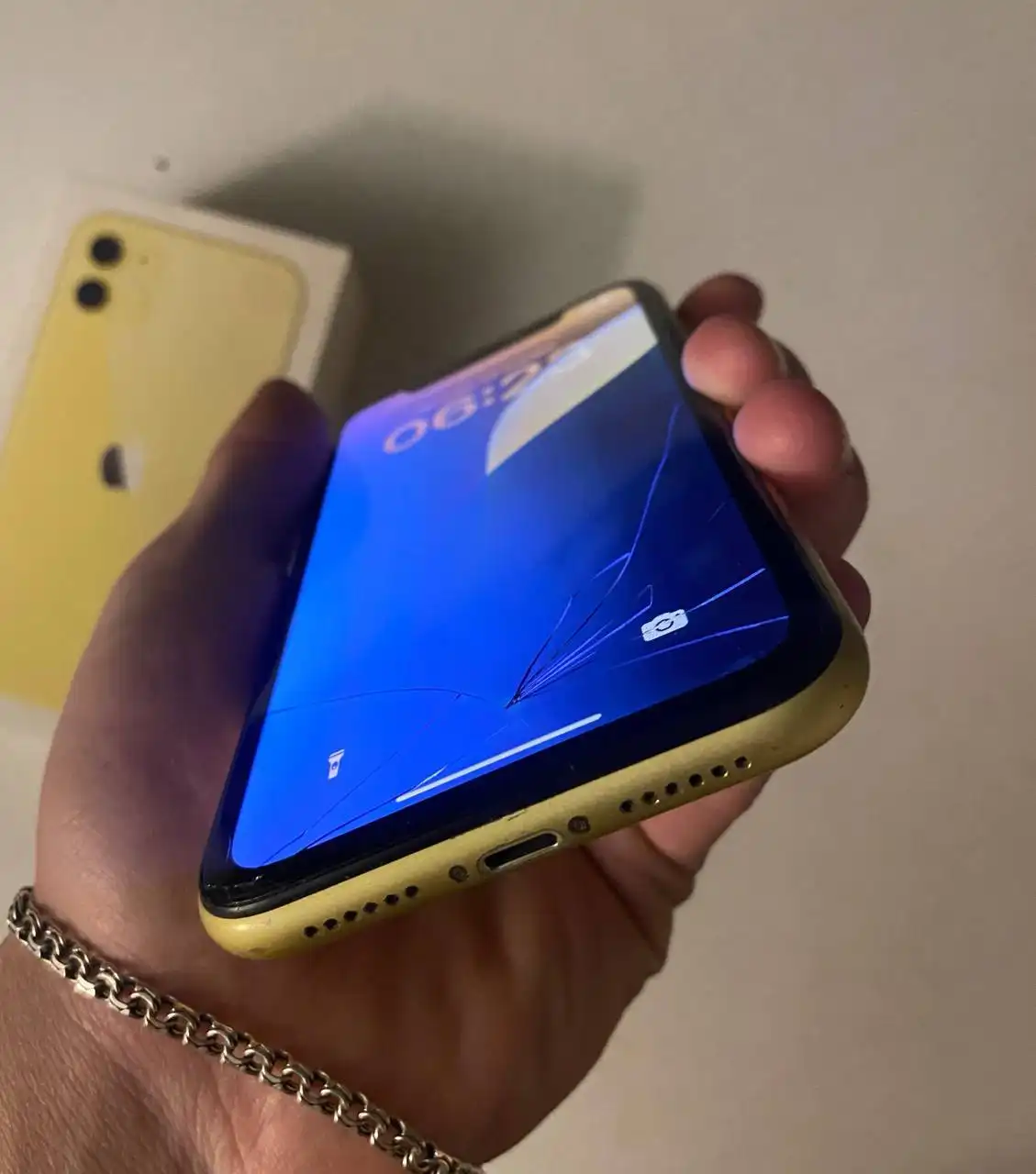 Айфон 11 64 ГБ без Face ID - Смартфоны (Электроника) в Абакан