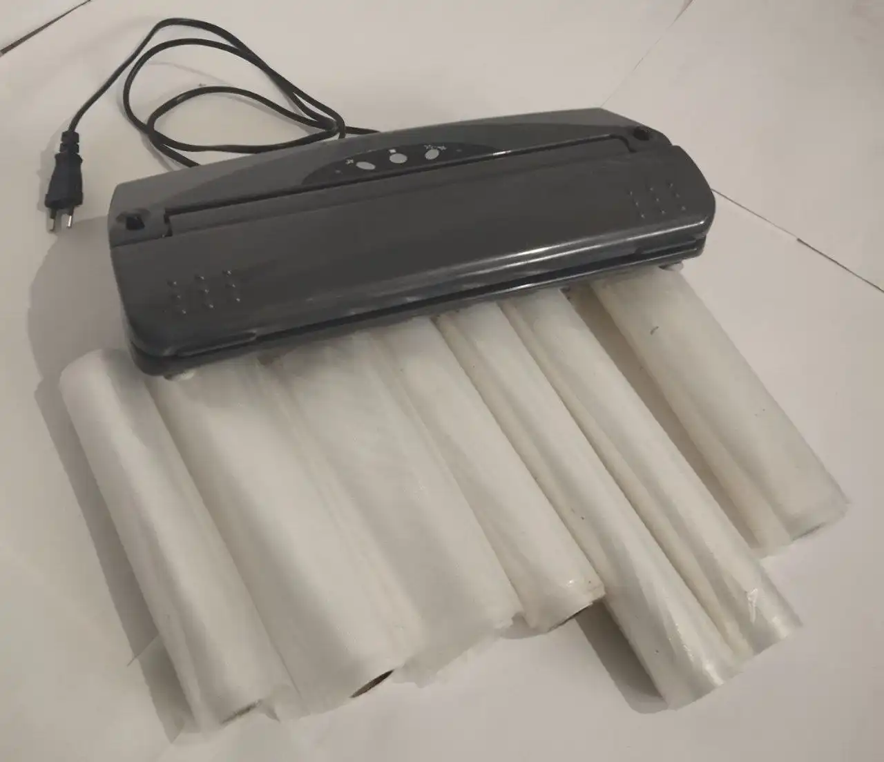 Продажа вакуумного упаковщика с пакетами - Кухонная техника (Для дома и дачи) в Минусинск