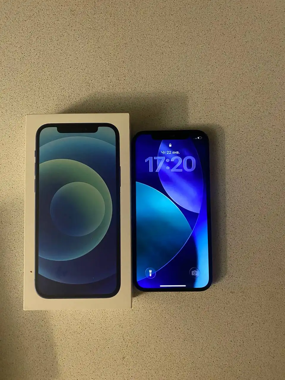 Apple iPhone 12 64 Gb синий цвет - Смартфоны (Электроника) в Минусинск