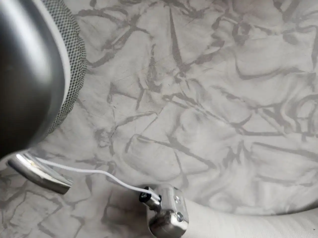 Наушники с повреждённым ухом - Наушники (Электроника) в Минусинск