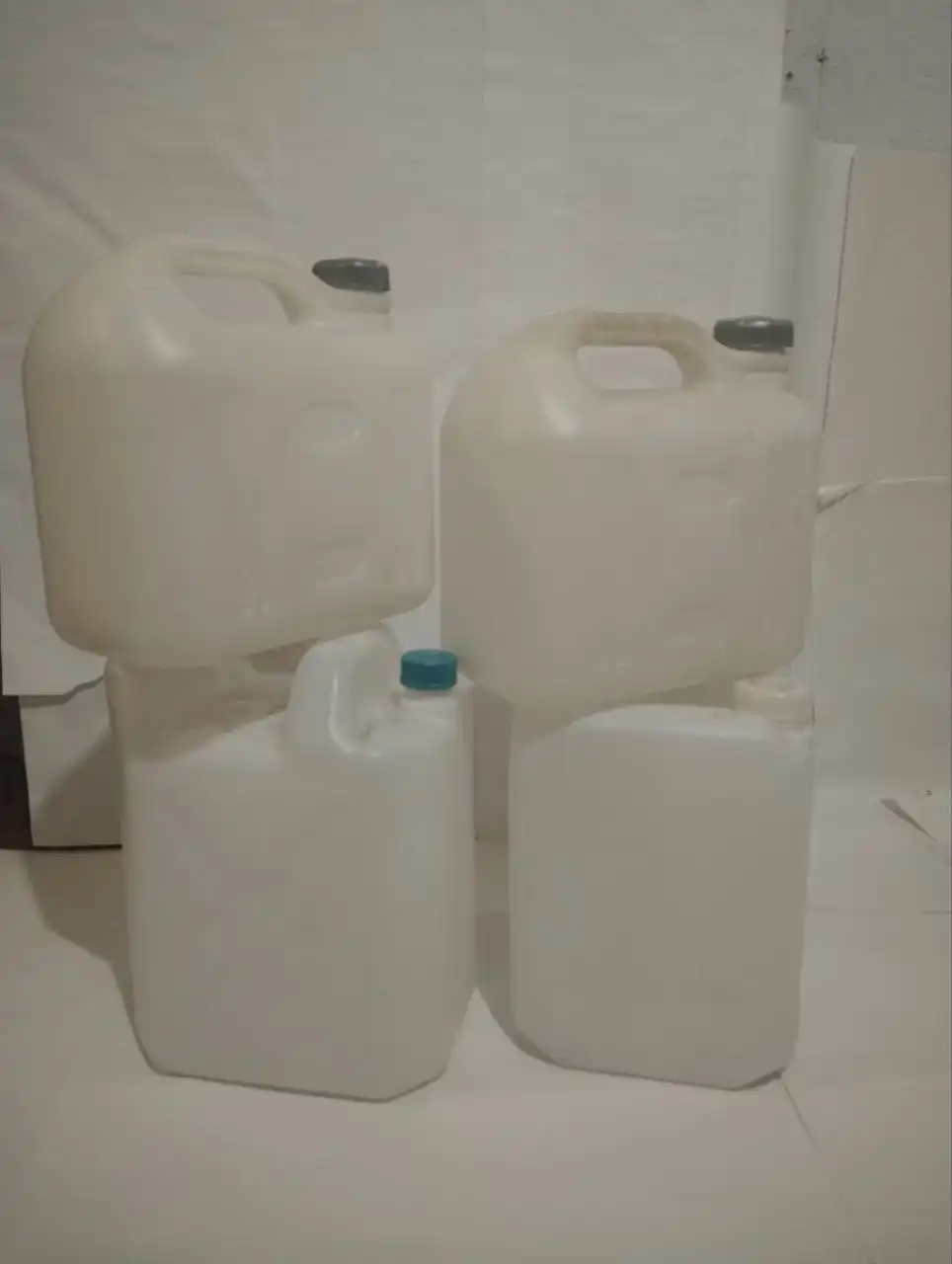 Продажа пластиковых канистр 3x10л и 1x13л - Тара и упаковка (Барахолка) в Минусинск