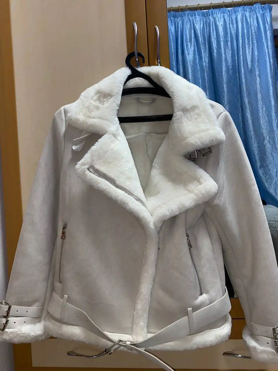 Продам новую одежду размер 46-48 - Одежда в Абакан