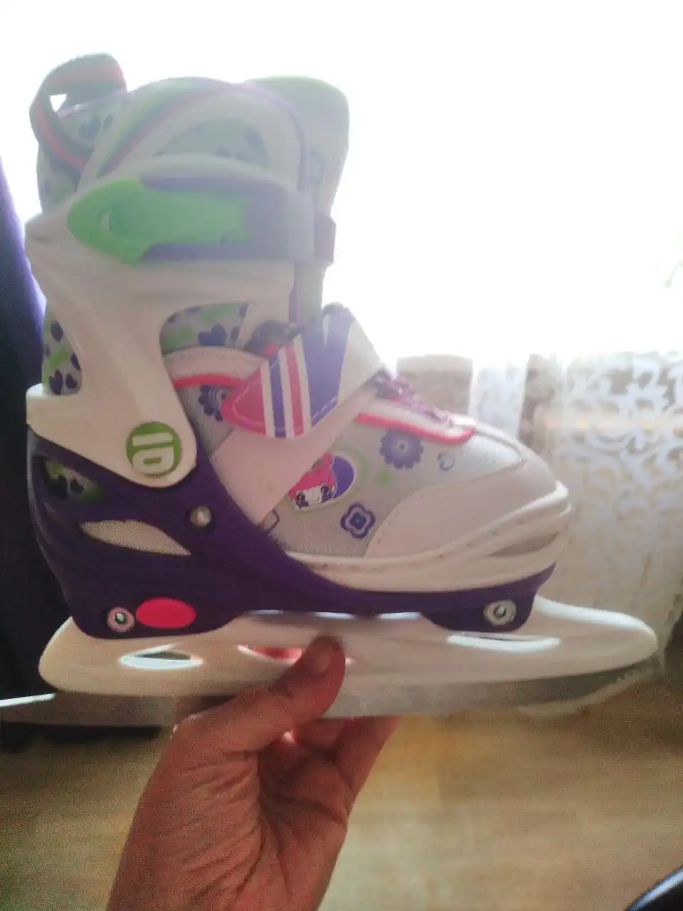 Коньки для девочки размер 30-33 - Хобби и отдых в Абакан