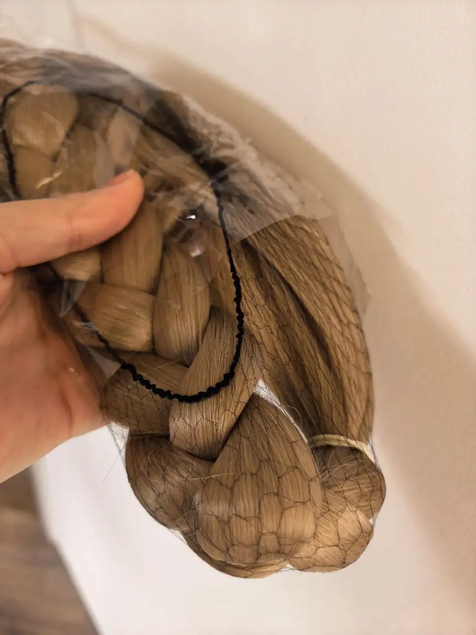 Новый хвост шиньон натуральный блонд - Парики и накладные волосы (Барахолка) в Минусинск