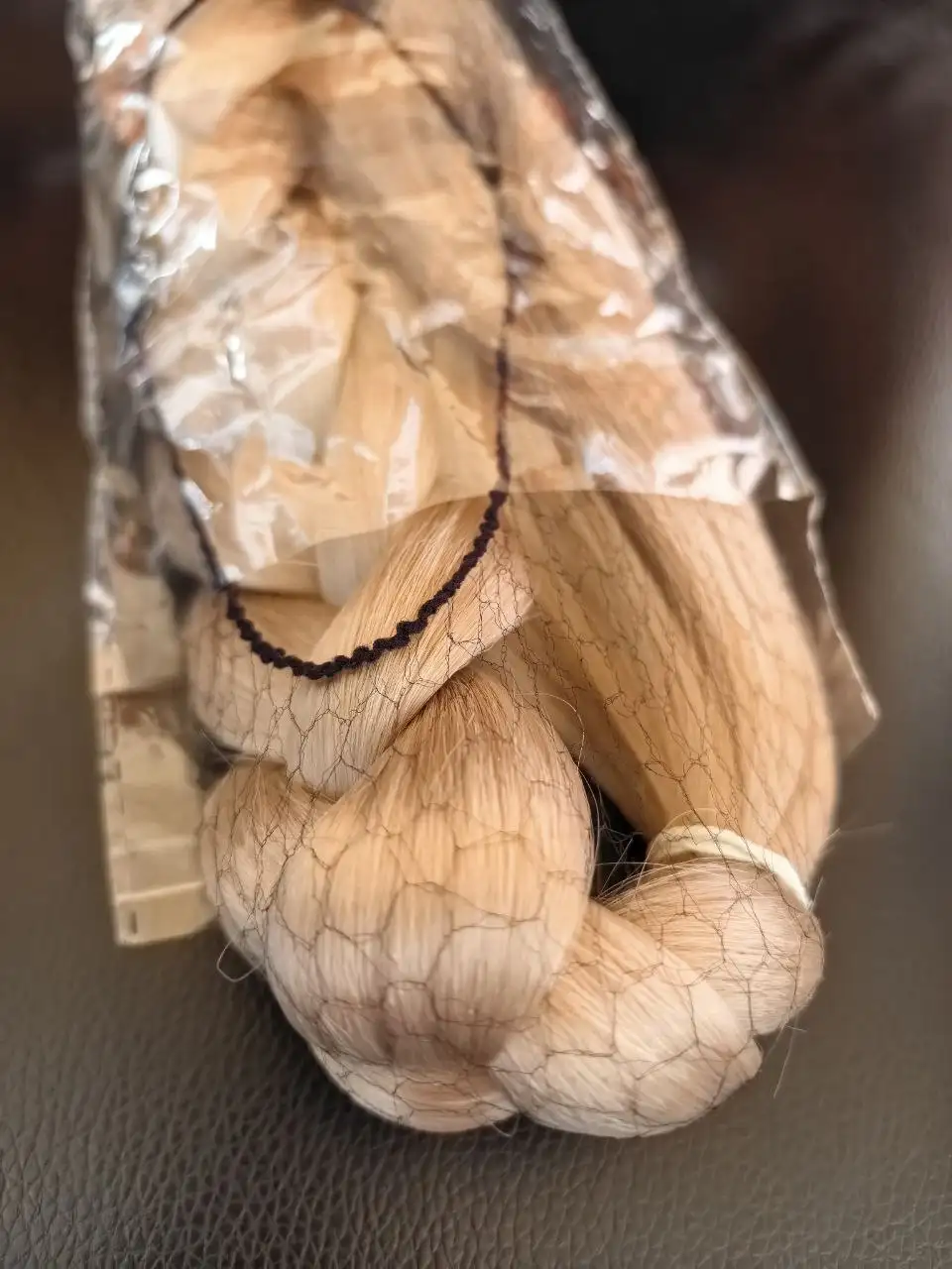 Новый хвост шиньон натуральный блонд - Парики и накладные волосы (Барахолка) в Минусинск