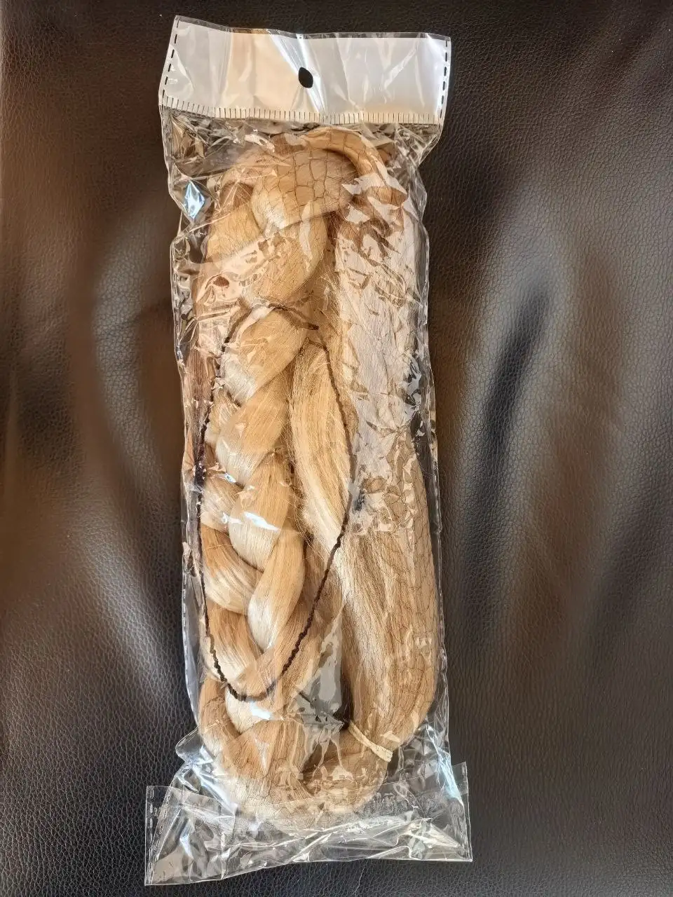 Новый хвост шиньон натуральный блонд - Парики и накладные волосы (Барахолка) в Минусинск