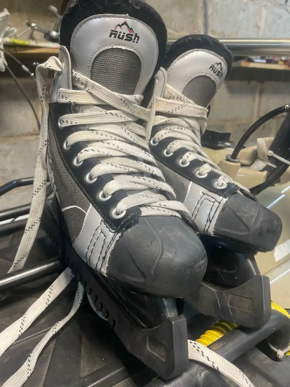 Продажа хоккейных коньков 39 размера - Спортивные товары (Хобби и отдых) в Минусинск