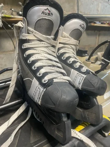 Продажа хоккейных коньков 39 размера - частное объявление в Минусинск