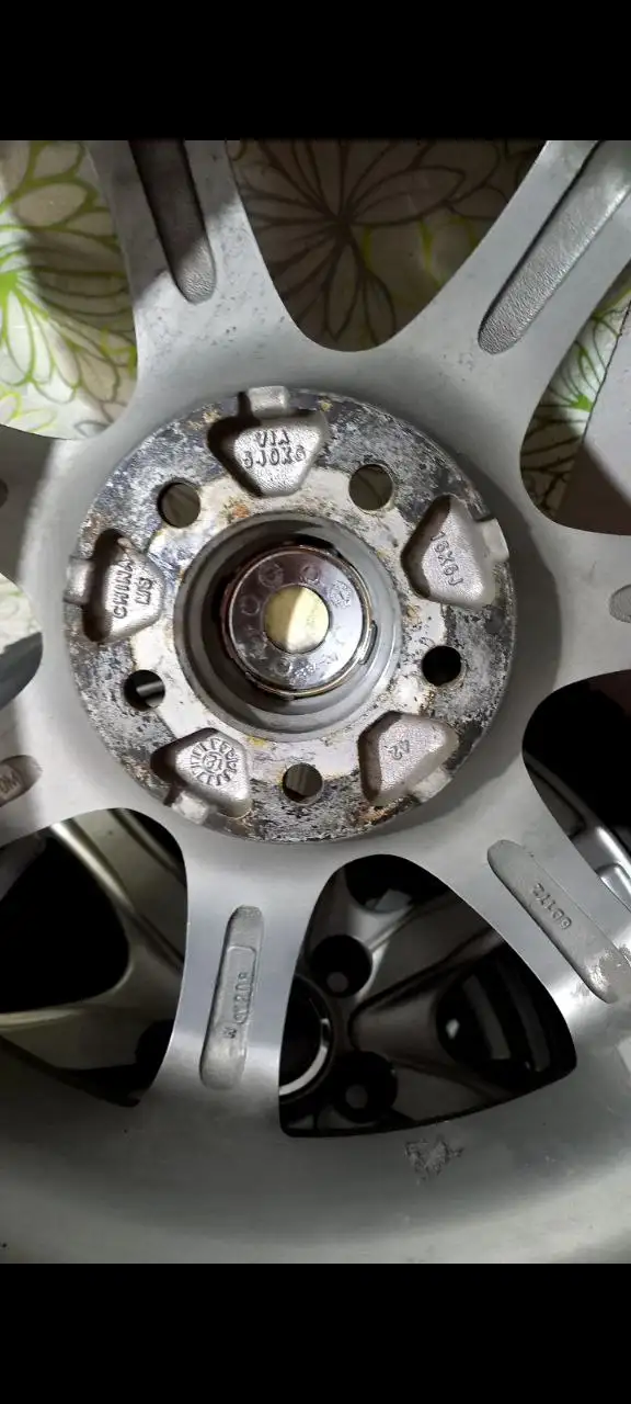 Продажа японских липучек для дисков 5×100 r16 - Шины и диски (Авто) в Минусинск