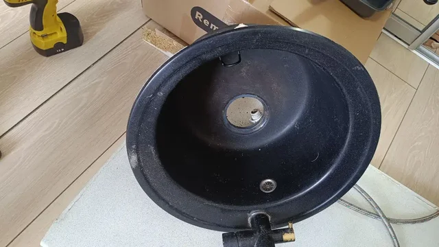 Мойка каменная и смеситель латунный с подключением фильтра - Для дома и дачи в Черногорск