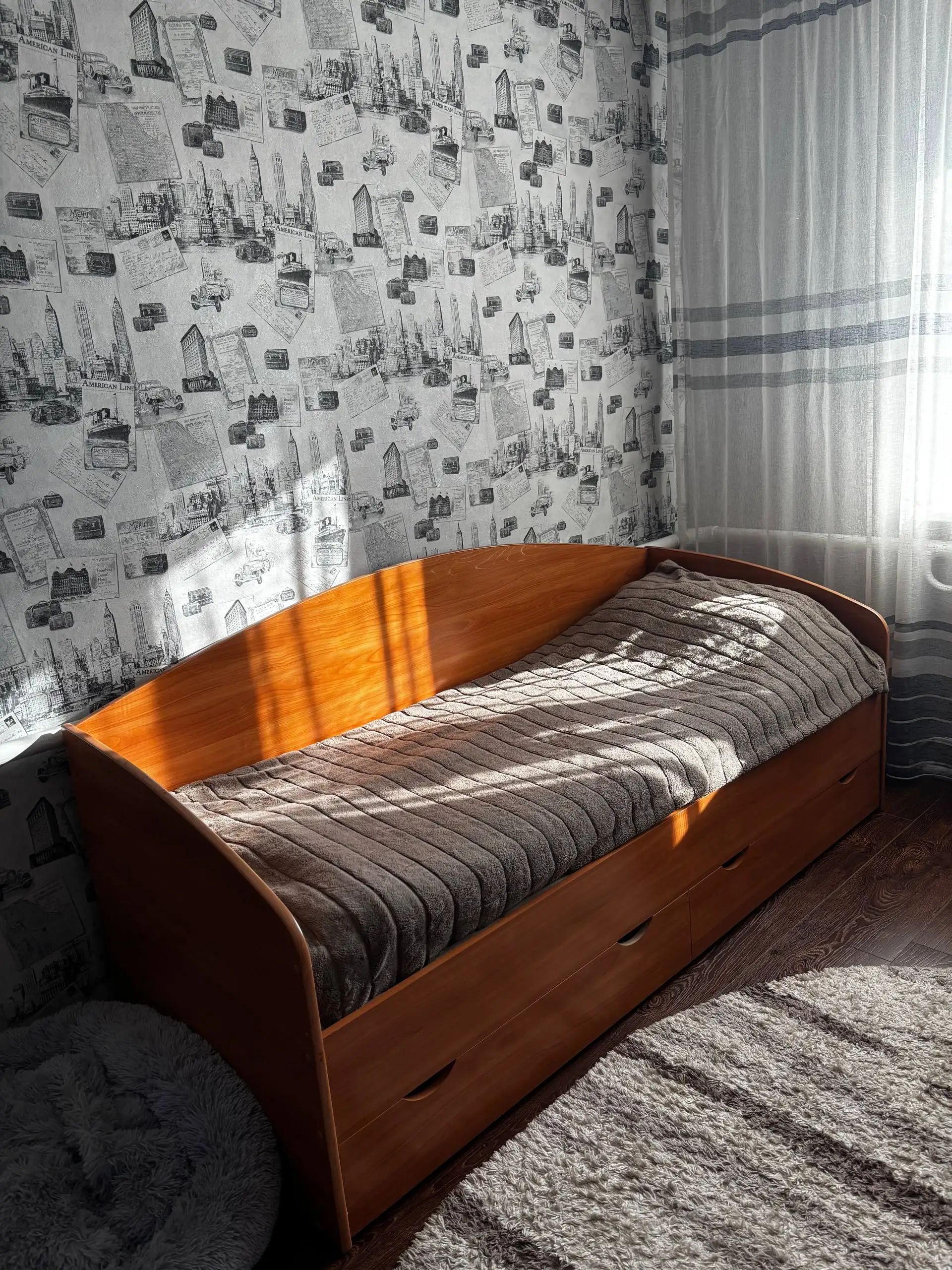 Продам односпальную кровать с матрасом и ящиками - Мебель (Барахолка) в Курагино