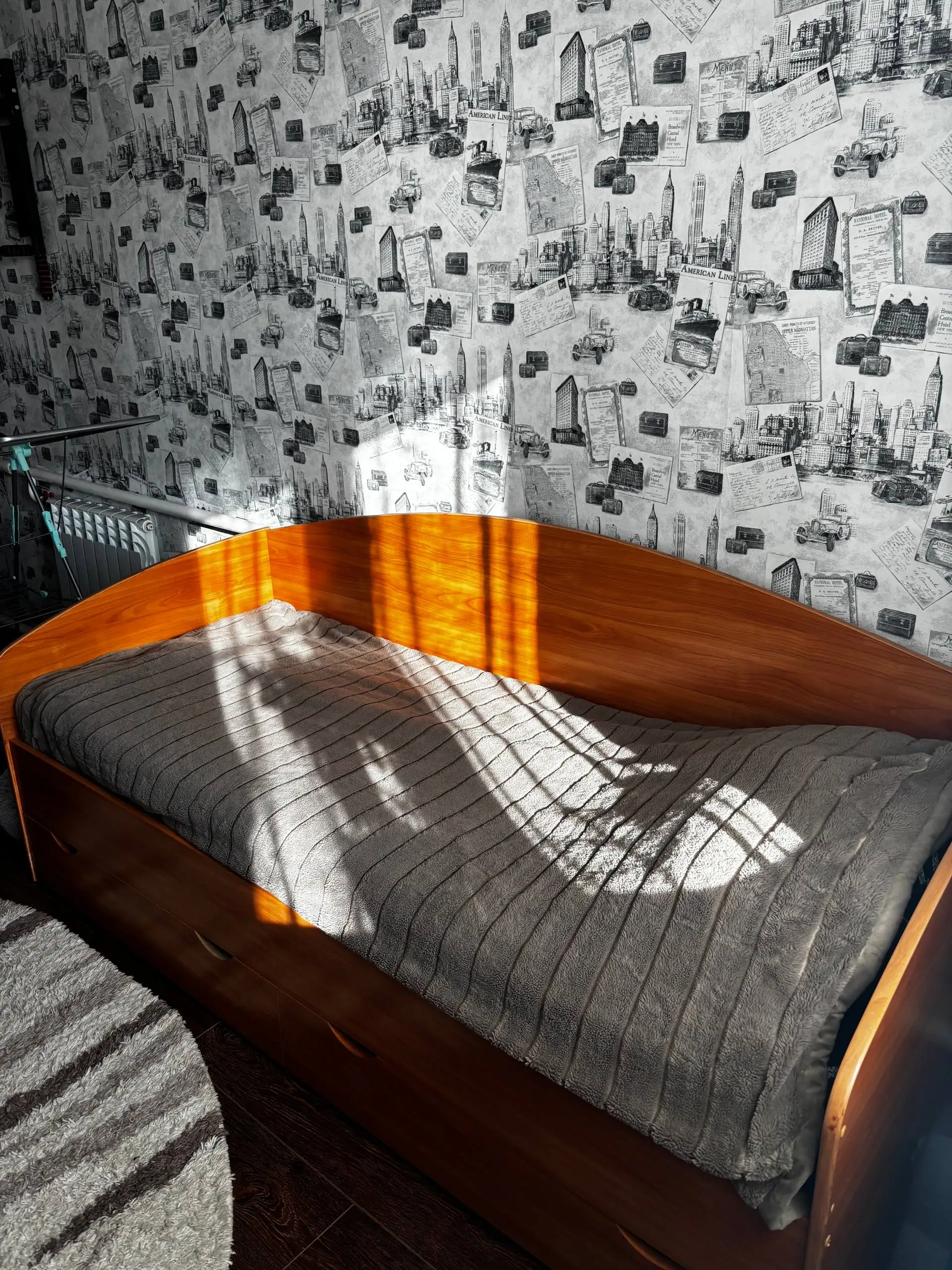 Продам односпальную кровать с матрасом и ящиками - Мебель (Барахолка) в Курагино