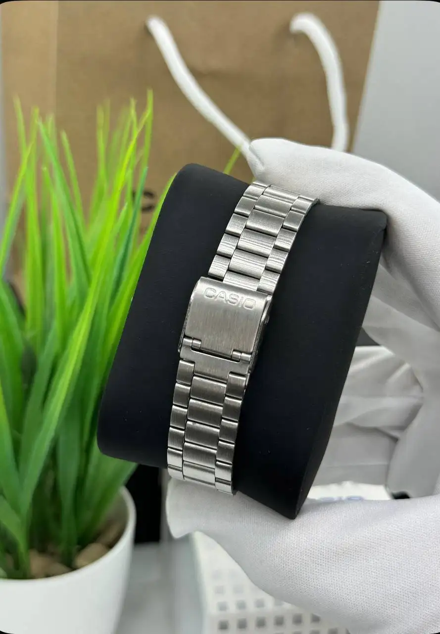 Casio Vintage часы серебристый корпус черный циферблат - Аксессуары (Барахолка) в Минусинск