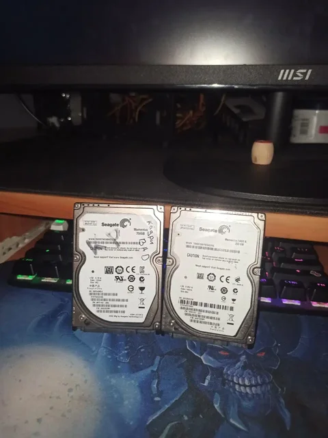 Продажа двух жестких дисков 750 ГБ и 250 ГБ - USB-накопители в Минусинск