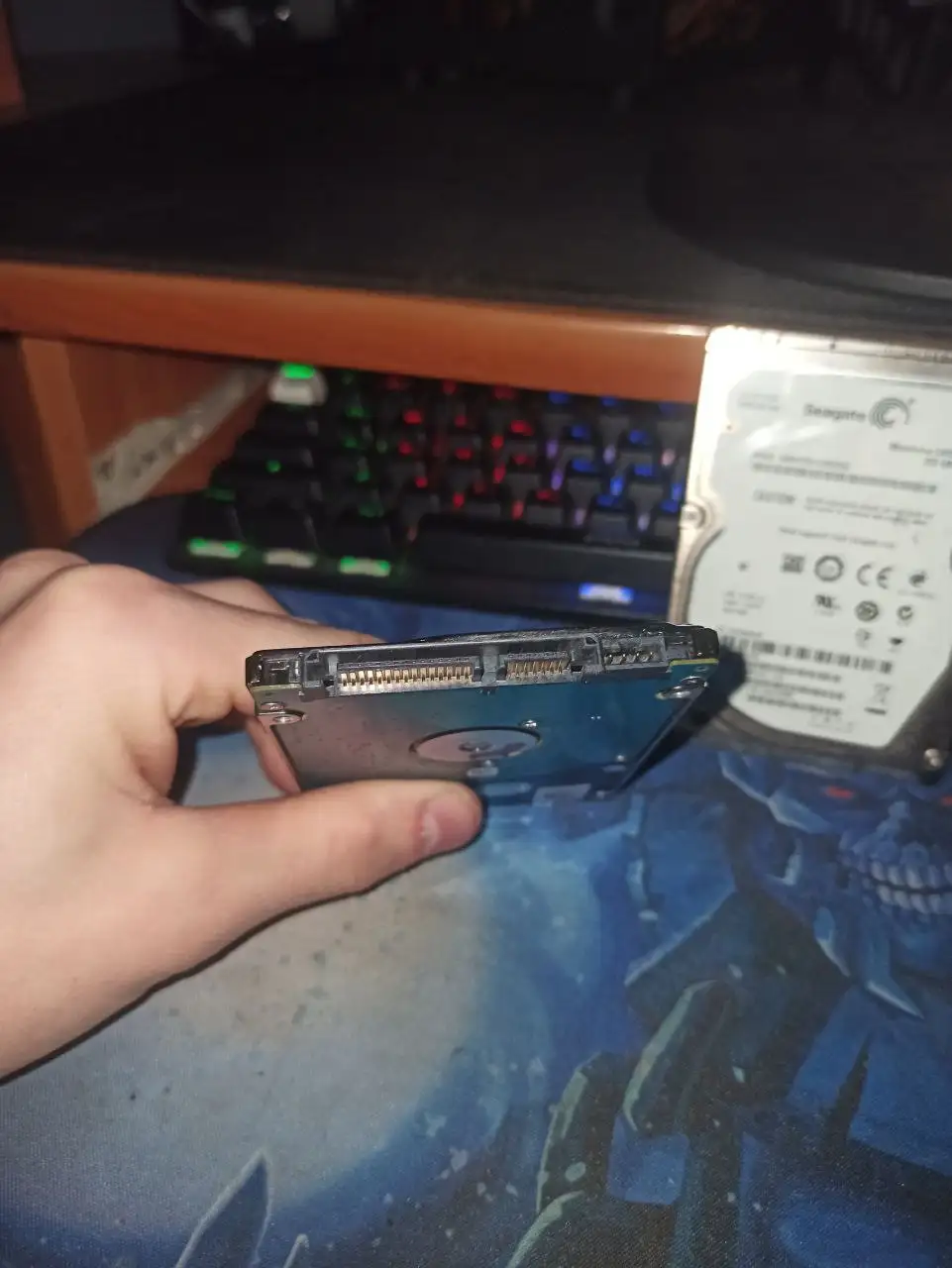 Продажа двух жестких дисков 750 ГБ и 250 ГБ - Компьютерные комплектующие (Электроника) в Минусинск