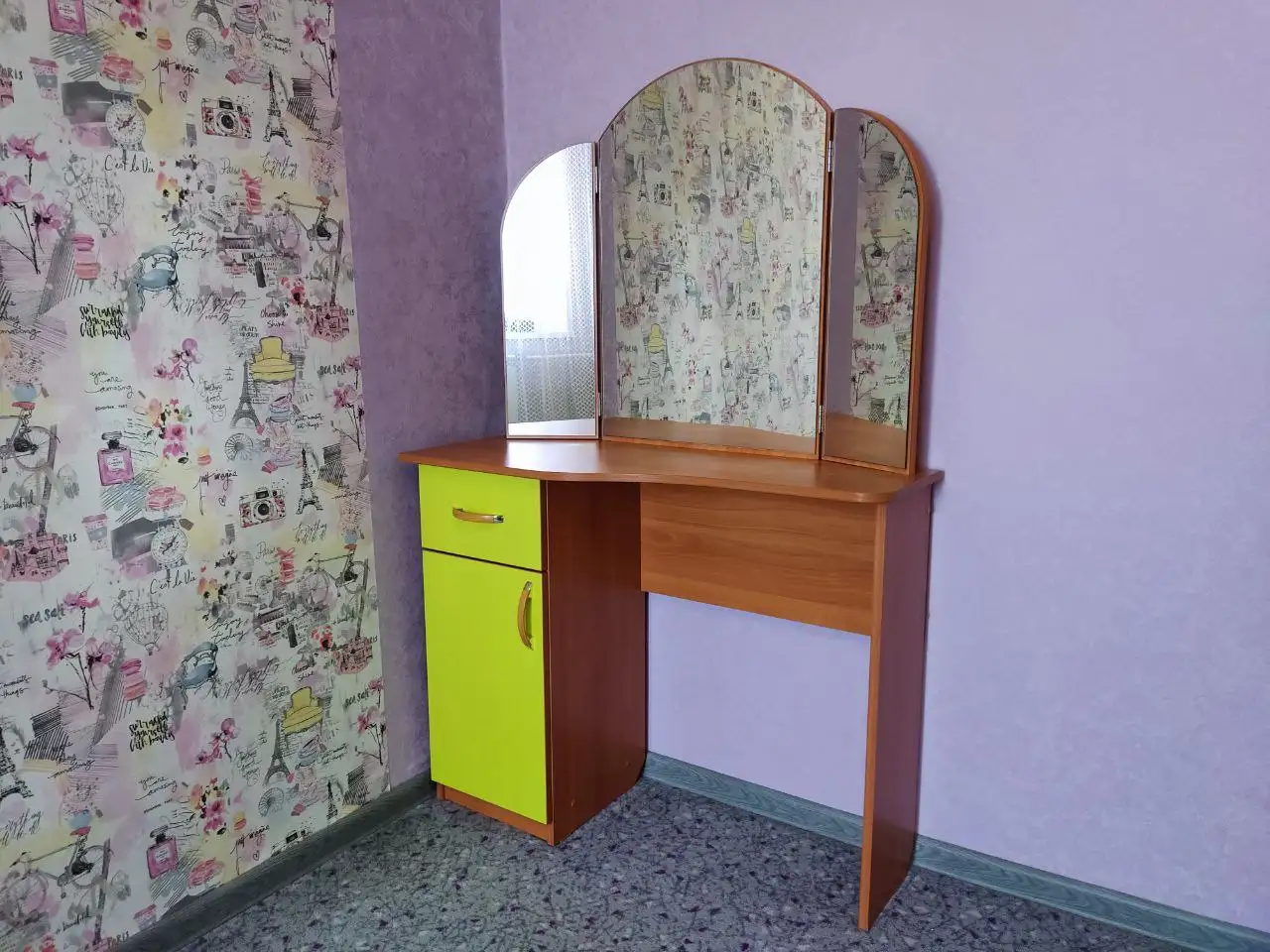 Комплект детской мебели с ковролином - Мебель (Барахолка) в Минусинск